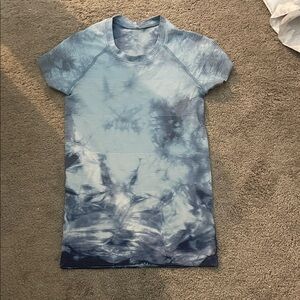 lululemon athletica Blue Tie-Dye Short Sleeve Tee